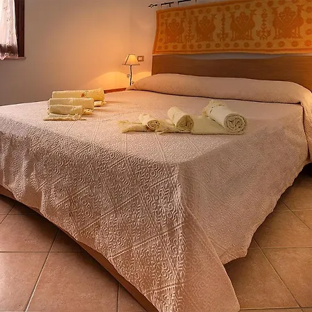 I Doni Del Mandorlo Farm stay Alghero